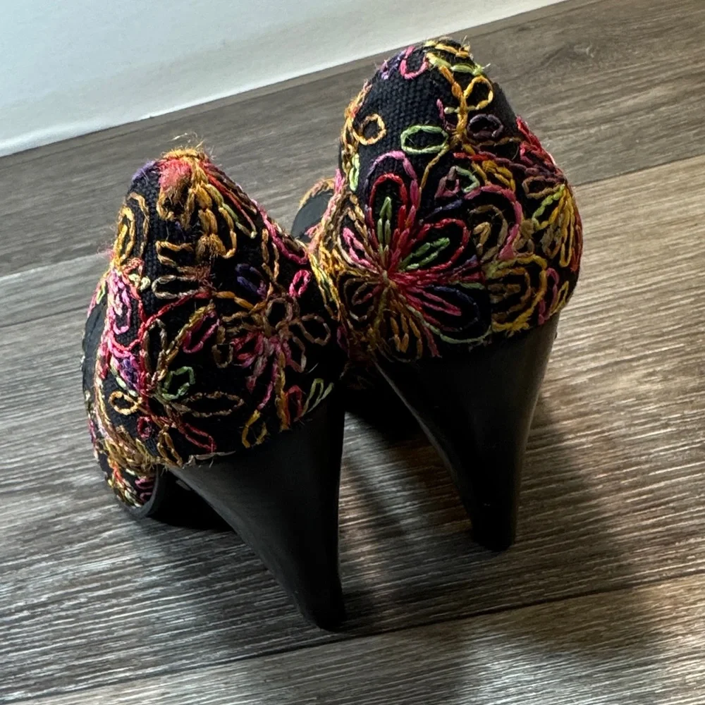 Naughty Monkey Embroidered Women's Heels woman’s 6 (s68)